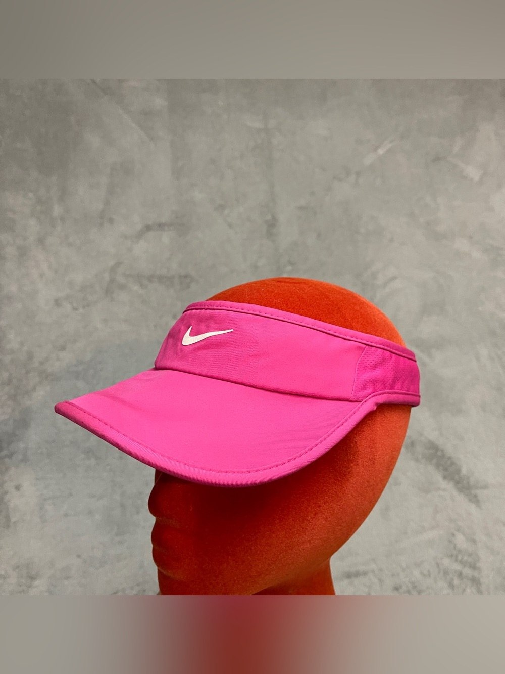 Nike Golf Visor Featherlight Hot Pink Dri-FIT Adjustable Sun Hat
